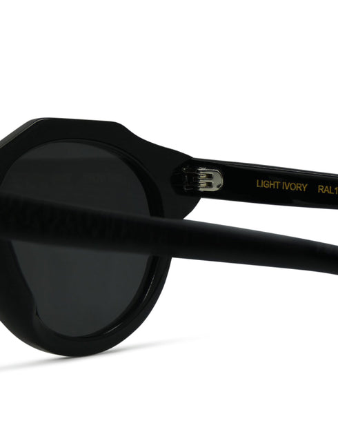 LIGHT IVORY | BLACK