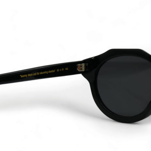 LIGHT IVORY | BLACK